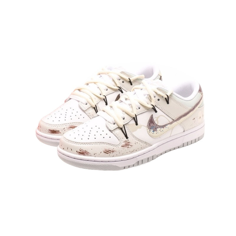 DK beige spots dye the streets