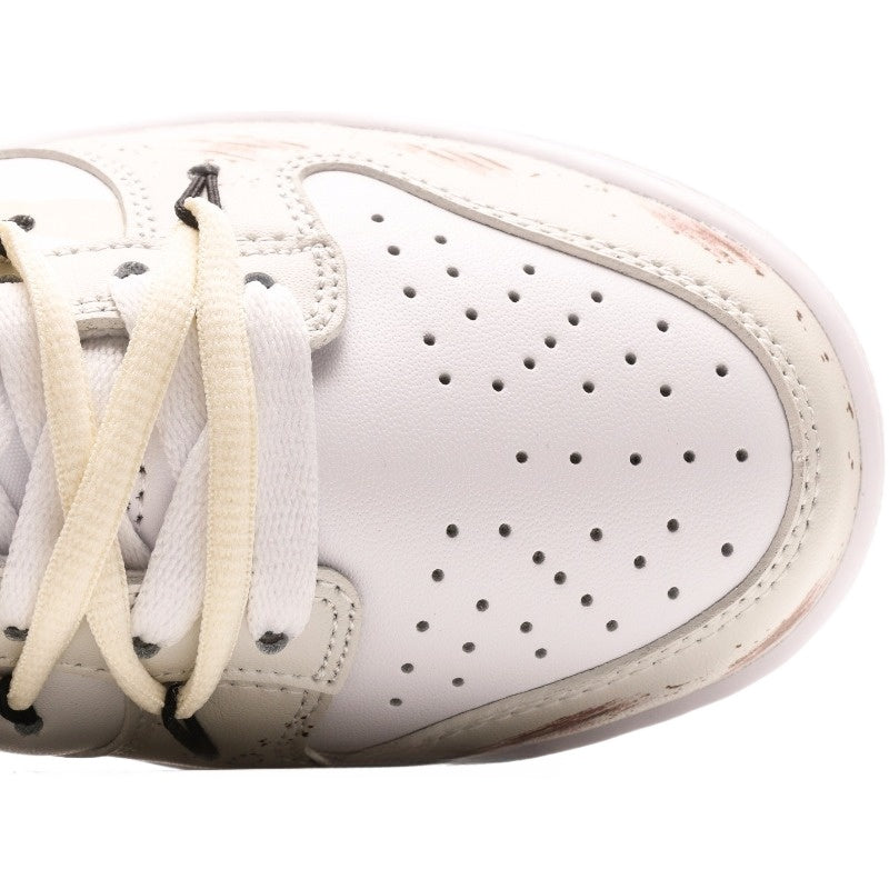 DK beige spots dye the streets
