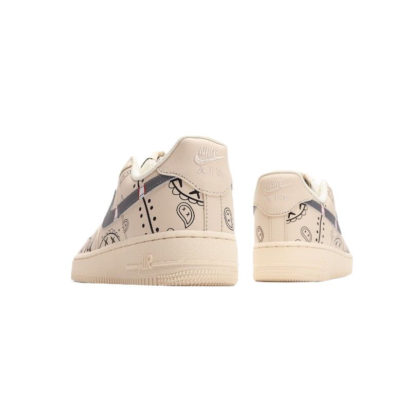 AF1 米白黑腰果花
